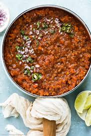 Red kidney beans, crushed tomatoes, ground beef, chili seasoning mix. Easy No Bean Chili Recipe No Spoon Necessary