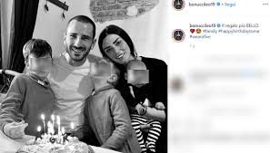 Martina maccari, moglie del difensore della juventus leonardo bonucci, è risultata positiva al coronavirus. Quien Es Martina Maccari Lady Bonucci Y Wag Fuera De La Caja