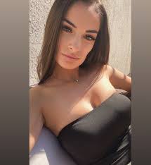 Ci sono uomini qui che hanno più di 45 anni???😚 Sfortunatamente ci sono  molti giovani in questo thread che non sanno comportarsi bene.. Triste..!