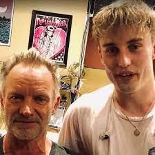 Alan Fender's Instagram, Twitter & Facebook