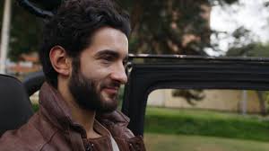 ¡La verdad está en sus manos! 🔍✨ Mañana desde las 9:30 p.m. conocerás a  Óscar Lorduy en #Klass95, interpretado por Edwin Riveros (@edwinmriveros).  Trabajó en la agencia de modelos más importante del ...