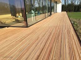 Beispiel Holzterrasse Lork Lines Pomysa Y Do Domu Inspiring Wandregal Floating Hydrogenuse Info Marieke Goos Dekoration Holzterrasse Natursteine Garten Terrasse