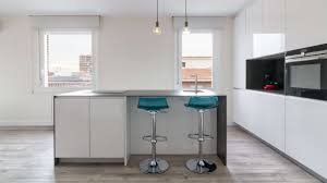 Es común en casa son diseño abierto, proporciona la ventaja de poderse ajustar al espacio, funciona a la perfección para la preparación de los alimentos. Disenos De Muebles De Cocina Inspirate Con Nuestras Cocinas