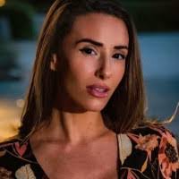 Alyssa Knowles's Instagram, Twitter & Facebook