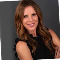 Amy Essig's Instagram, Twitter & Facebook