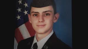 ΗΠΑ: 15 χρόνια κάθειρξη σε υποσμηνία για διαρροή απορρήτων