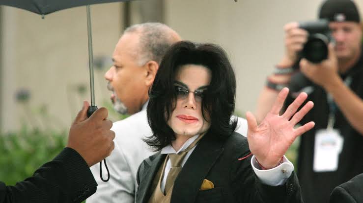 Los impactantes secretos sobre el cuerpo de Michael Jackson revelados en su  autopsia