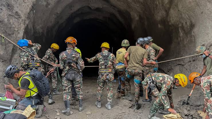 Nepal tunnel rescuers hit dead ends as search for trapped workers continues  - France 24