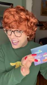 Pearl-Clutching #jewelry #family #funnyvideos #sisters #massachusetts  #thetalkofthetownie