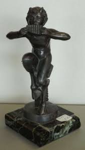 Mic Faune Jouant De La Flute De Pan Mascotte En Etain Signee Sur La Base Socle Carre En Marbre Vente Aux Encheres Objets D Art Et De Decoration Avant 1890