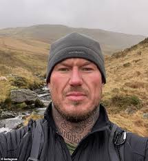 Rest in paradise dad, you don't need to suffer anymore': Bobby Power's  daughter pays tribute to the 'best dad' as she shares sweet photo of him  embracing his childhood sweetheart