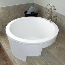 This type of tub has been used in japan for centuries as an indoor extension of bathing in the country's plentiful hot springs. Small Round Bathtub Uk Novocom Top