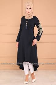 Modaselvim Nakisli Tesettur Tunik Modelleri Moda Tesettur Giyim Moda Moda Stilleri Tunik