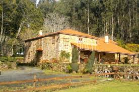 Villa con amplio espacio de parqueadero para 4 vehículos, ideal para familia, centro médico, proyecto de departamentos. Carino Hospederia Hotel Casa Rural En Venta Valle Landoy A Coruna Lancois Doval