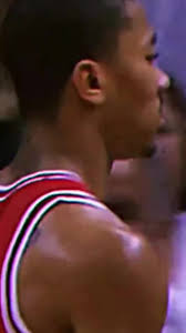 D Rose Layup Against Kyrie and Lebron