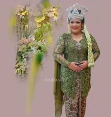 Kemudian pemilihan warna juga bisa anda jadikan sedikit tambahan dalam mencari nunsa yang berbeda misalkan saja. 20 Inspirasi Model Baju Pengantin Batak Untuk Orang Gemuk Maria Space