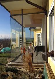 Hohe Glasschiebeturen Auf Terrasse Sunflex Sf 20 Windschutz Glasschiebetur Sommergarten Windschutz