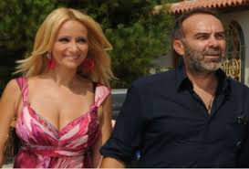 Γκουντάρας και κάκκαβα επίσημα παρουσιαστές. Grhgorhs Gkoyntaras Deite Th Gynaika Toy Na Mageireyei Sthn Yperoxh Koyzina Toy Spitioy Toys Stars Tv Athens Magazine
