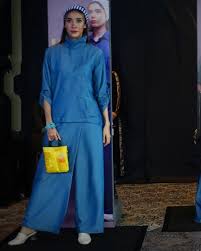 / beberapa artis juga pernah terlihat mengenakan baju renang muslimah. 7 Prediksi Tren Busana Muslim 2021 Yang Simpel Sustainable Popmama Com