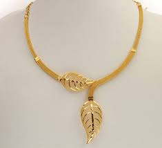 Pin By Rachana On Things To Wear For The Occasions Gold Necklace Designs Indian Gold Jewellery Design Gold Jewelry Fashion