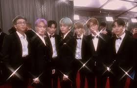 They Look Like Old Movie Stars I M Quaking Bts Grammys Edit Prequel Heartthrob Bts Boys Foto Bts