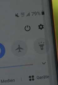 A mobile phone (cell phone), as used to text, check social media, or take selfies. A90 5g Bedeutung Der Verschiedenen 5g Symbole Nextpit Forum