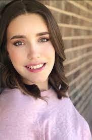 Abigail Hardy's Instagram, Twitter & Facebook