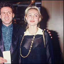 Fous l'un de l'autre, les deux tourtereaux certains acteurs ont vécu des belles histoires d'amour en dehors des plateaux de cinéma. Emmanuelle Beart N Oublie Pas Ses Ex Daniel Auteuil Et Michael Cohen Gala