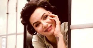 Birce akalay yeni sevgilisiyle böyle yakalandı 07.07.2021 08:06 ünlü oyuncu birce akalay, geçtiğimiz ay aşk yaşamaya başladığı mimar sevgilisi erdem hamza ile ilk kez objektiflere takıldı. Birce Akalay 39dan Yillar Sonra Gelen Estetik Itirafi Son Dakika Magazin