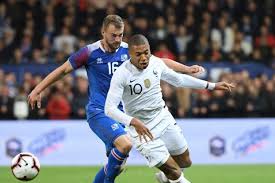 Contrairement à leurs dernières sorties, les ont bien démarré ce quart au stade de france. Kylian Mbappe Le Ballon D Or Je N Y Pense Pas L Equipe