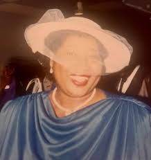 Roxanne Ellis's Instagram, Twitter & Facebook