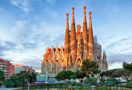 Die sagrada familia ist eines der berühmtesten bauwerke von gaudi. Die Sagrada Familia 10 Interessante Fakten Uber Gaudis Meisterwerk