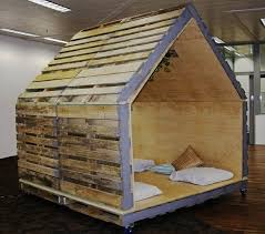 Idees Originales De Meubles En Palettes Bauen Mit Paletten Holzplatten Mobel Und Palette Kinder