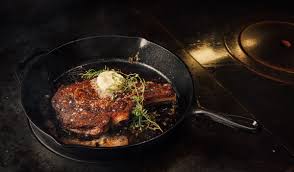 A skillet that is too large will cause pan juices to burn. Perfect Pan Seared Beef Sirloin Steak Recipe 2021 Masterclass