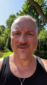 There you are, just sitting in the garden, and suddenly you witness a  spectacle of nature! A swarm of bees is looking for a new home… in our  garden! Unfortunately, they have no chance of survival ...