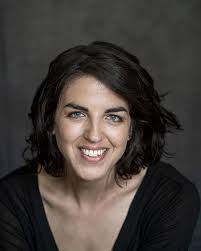 The Parisian Christmas Bake Off : Oliver, Jenny: Amazon.in: Books