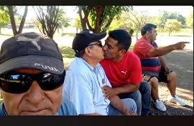 Familia algo loca... Rubén Urrunaga Renzo Urrunaga