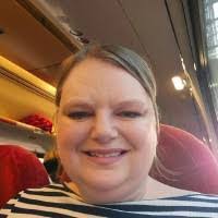 Catherine Lodge's Instagram, Twitter & Facebook