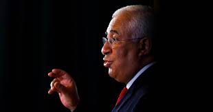 Covid-19. Natal sem travão mas Governo recua no Ano Novo: circulação  proibida e recolher obrigatório de 1 a 3 de janeiro a partir das 13h