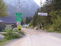 To its south, and with the u.s. The United States And Canada Border Is The Most Bizarre Border In The World Insh