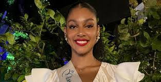 Marie Leandre's Instagram, Twitter & Facebook