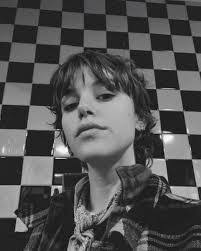 Kim Ledford's Instagram, Twitter & Facebook