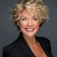 Kimberly Poulin's Instagram, Twitter & Facebook