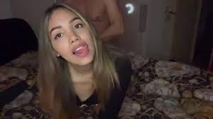 Jeune amatrice suce et baise