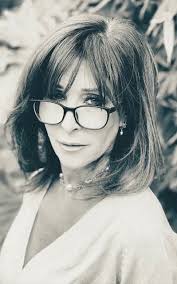 Lisa Weisz's Instagram, Twitter & Facebook