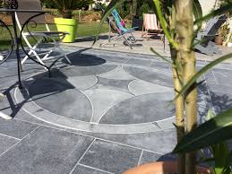 Terrasse D Exception Avec Un Dessin Geometrique En Granit Noir Arquitectura Piedras Naturales Proyectos