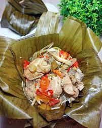 Garang asem bisa dikatakan sebagai lauk teman makan nasi, lauk yang digunakan sendiri bisa beraneka ragam mulai dari masakan pepes, jeroan ayam, tahu, ikan, jamur, daging sapi, dan masih banyak lagi. Sedap Yuk Masak Garang Asem Ayam Untuk Buka Puasa Genpi Co