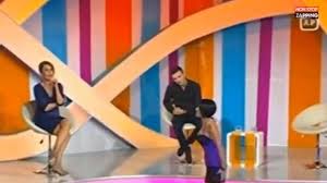 Modifié le 23 mai 2019 à 12:13. Une Femme Tres Sexy Fait Du Sport En Petite Tenue A La Television Video