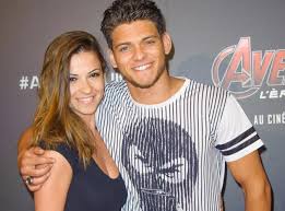 Deux ans après s'être rencontrés dans l'émission «danse avec les stars», denitsa ikonomova et rayanne bensetti ont officialisé leur relation amoureuse. Bientot Un Mariage Pour Denitsa Ikonomova Un Tweet Seme Le Doute Star 24