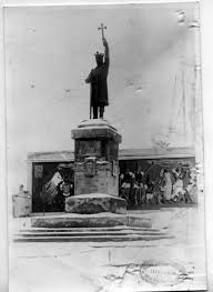 De asemenea, înalță zidurile cetății. Foto DescoperÄƒ Trecutul Parcurilor Din ChiÈ™inÄƒu GrÄƒdina PublicÄƒ È™tefan Cel Mare Diez